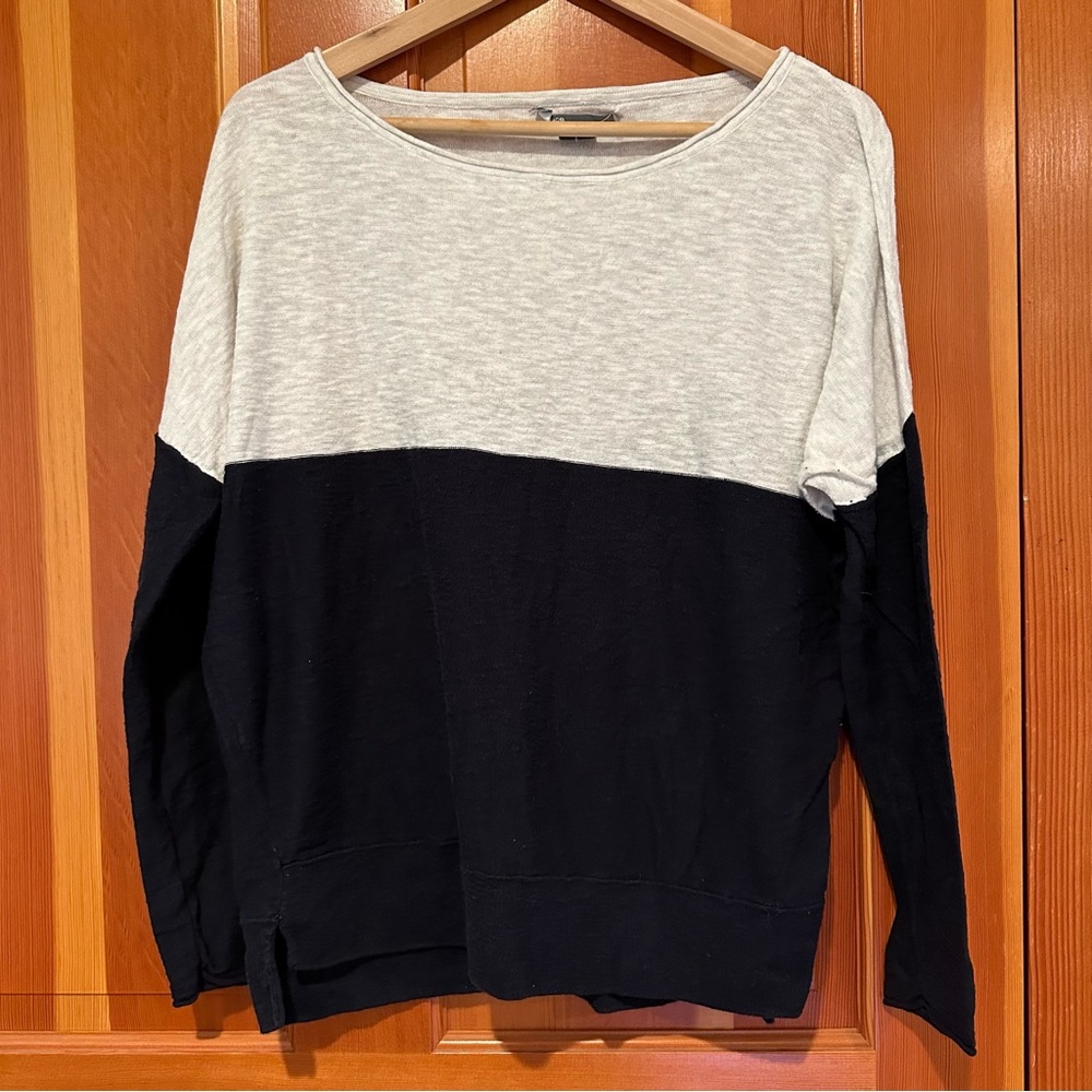 [Vince] Black and White Long Sleeve Top - Size M